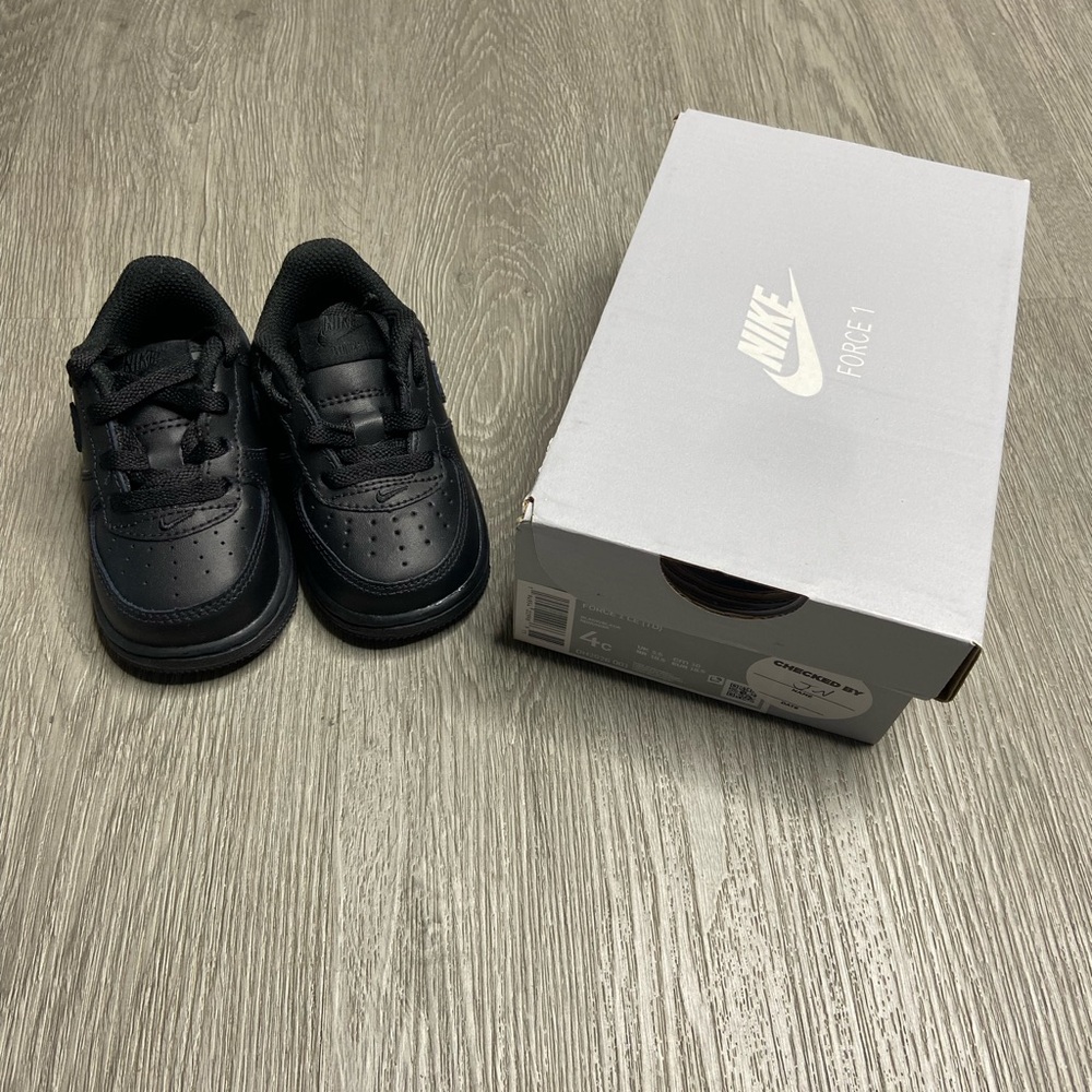 Air Force 1 Low LE TD Shoe Size 4c Black NWT